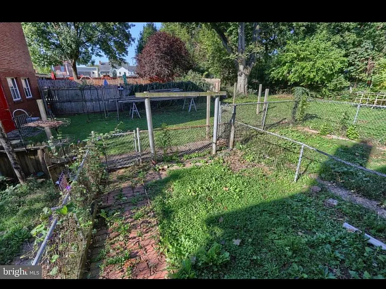 317 N Pine St — Photo 10