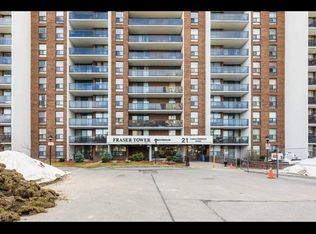 21 Knightsbridge Rd #1810, Brampton, ON L6T 3Y1