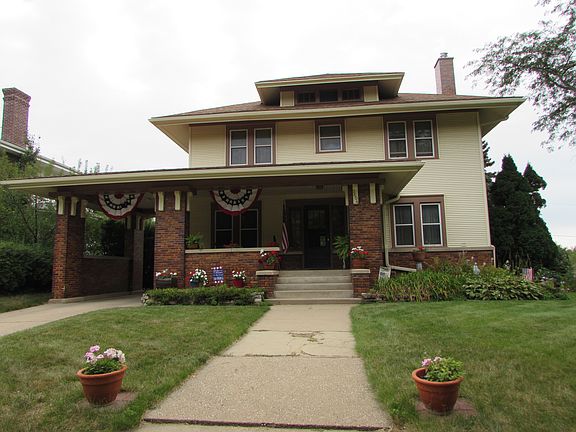 2nd image of 2604 Jackson St