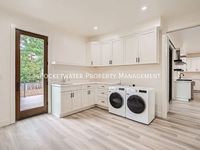3595 Darley Ave — Photo 31