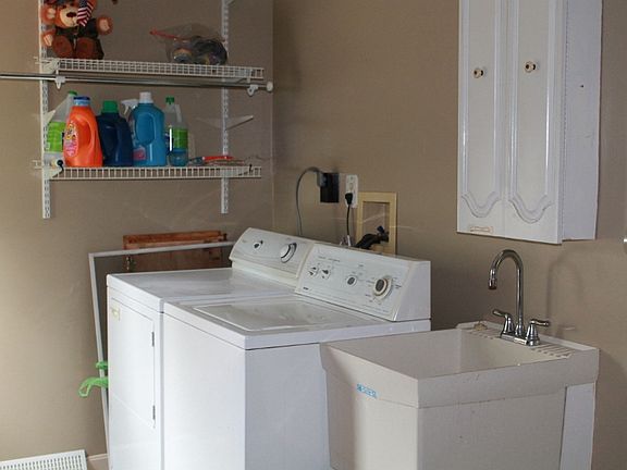 5th image of 120 Goldfinch Ln