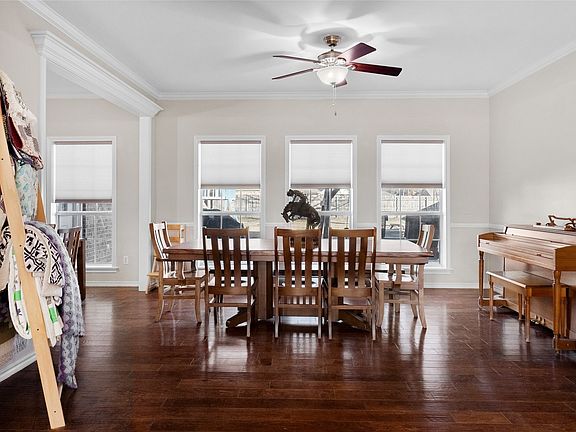 4th image of 302 Briarwood Ln