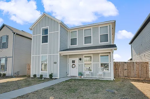 4885 Triangle St Photo 1