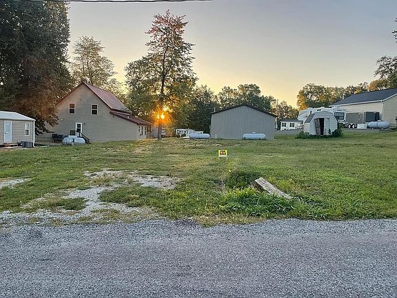 2nd image of 19610 Lou Ln