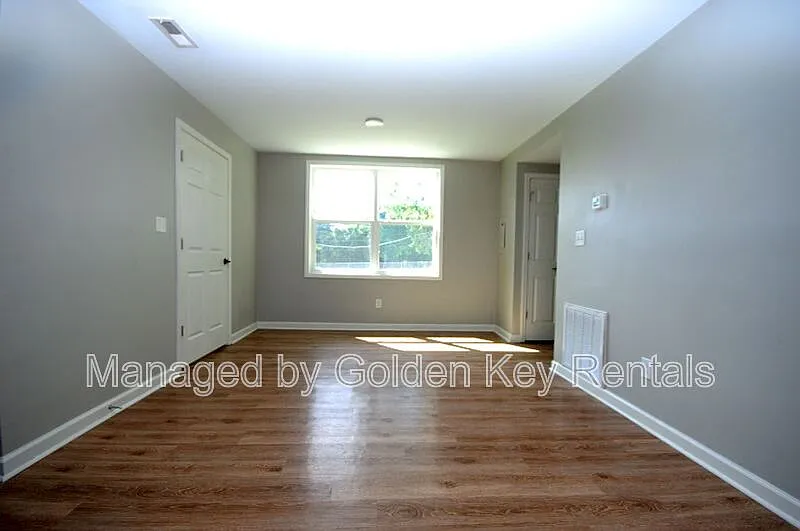 2 bed, 1.0 bath, $1,000 — Photo 4
