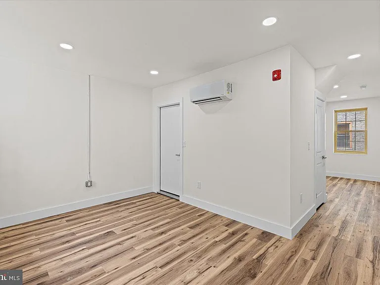 1222 Chancellor St #2 — Photo 4