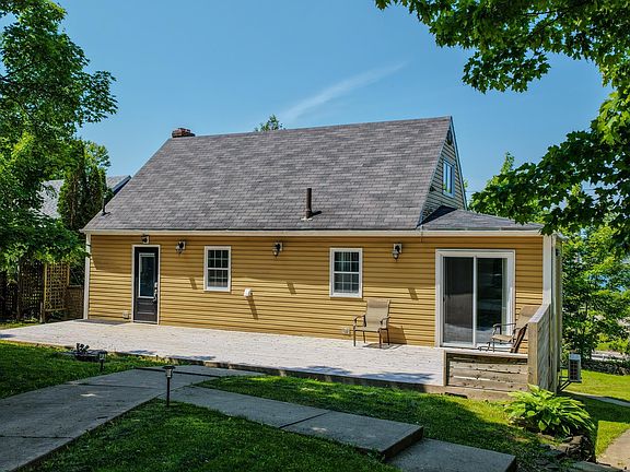 2nd image of 587 Kings Rd