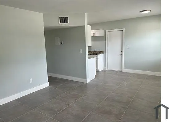 4 bed, 1107 sqft, $2,950 — Photo 3