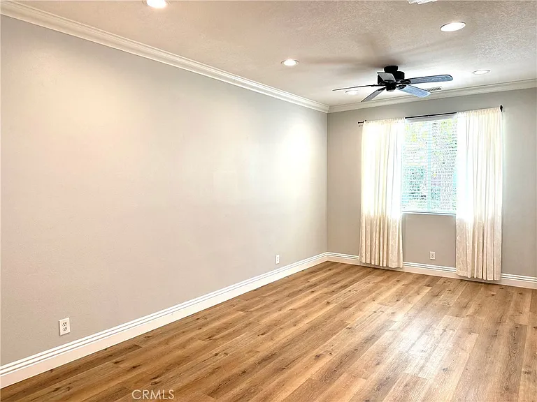 27 Nantucket Ln — Photo 3