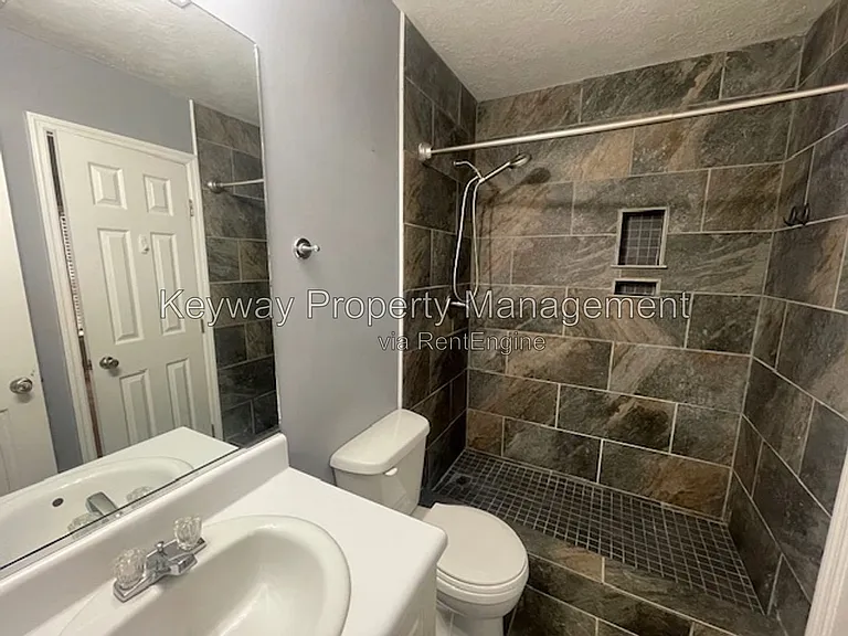 1224 Longpoint Dr — Photo 11