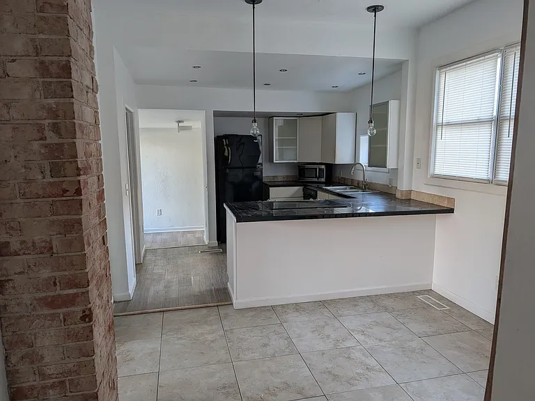 1220 NW 16th St #1220 — Photo 7