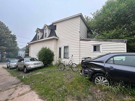 3rd image of 127 W Arch St