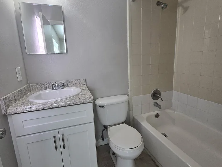 2212 Florida Dr #2 — Photo 8