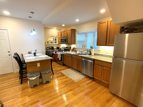 67 Temple St Photo 1