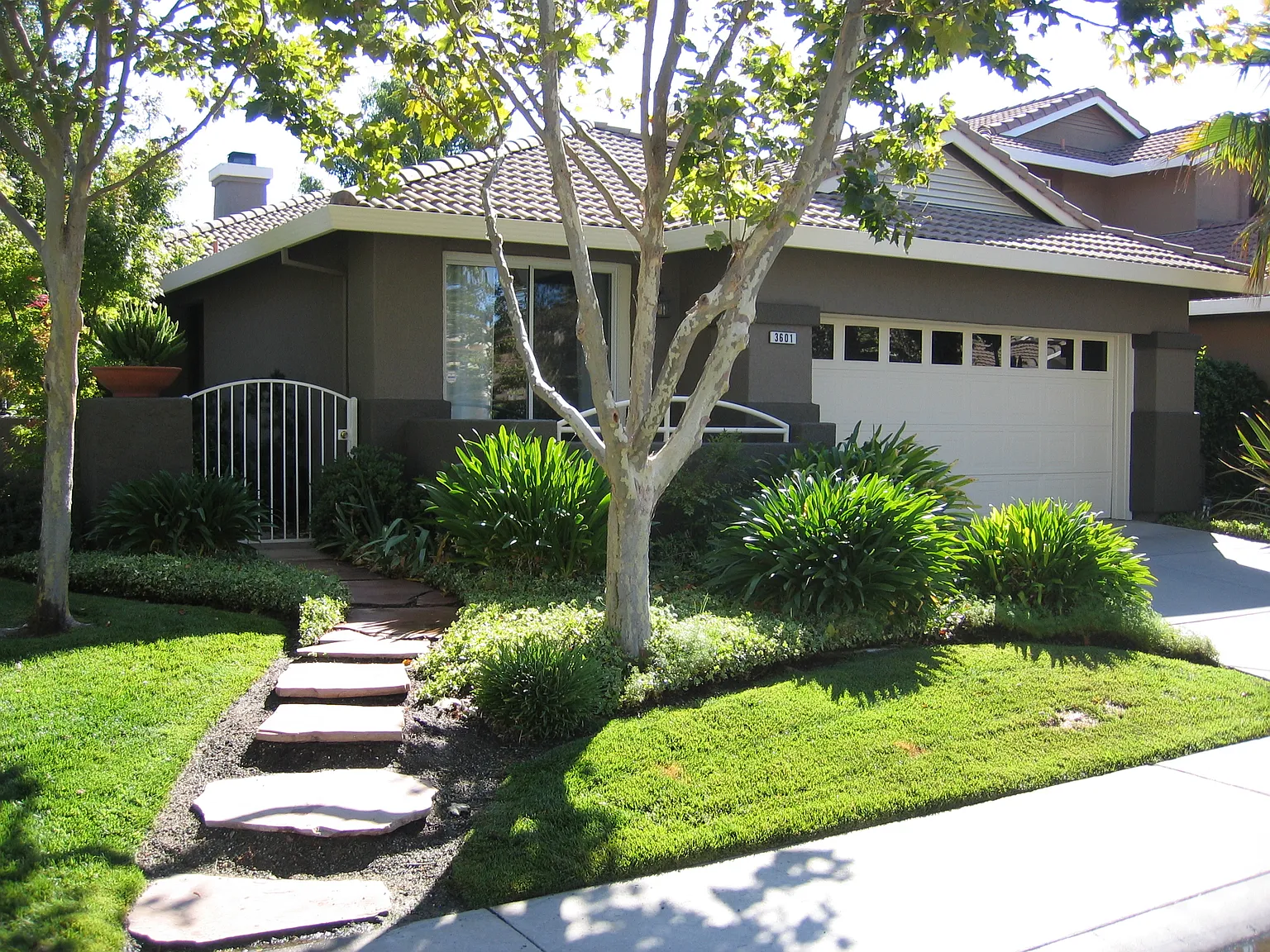3601 E Island Ct photo 1