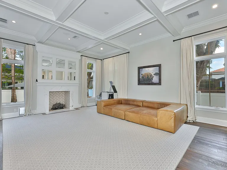 629 Riviera Dr — Photo 12