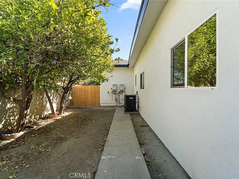 10730 Strathern St — Photo 32