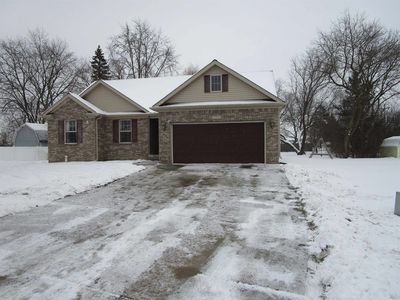 2355 Meadowlane Ct, Burton, MI, 48519