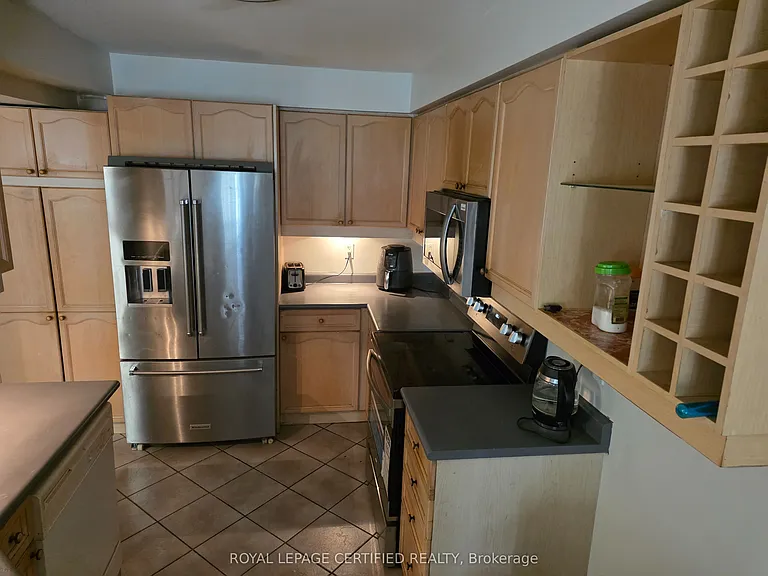 134 Kayla Cres — Photo 9