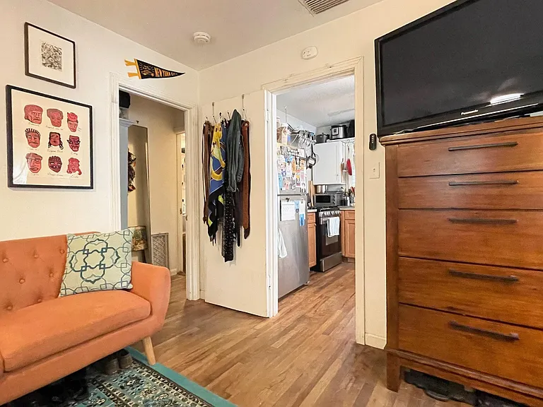 618 W 35th St #B — Photo 17