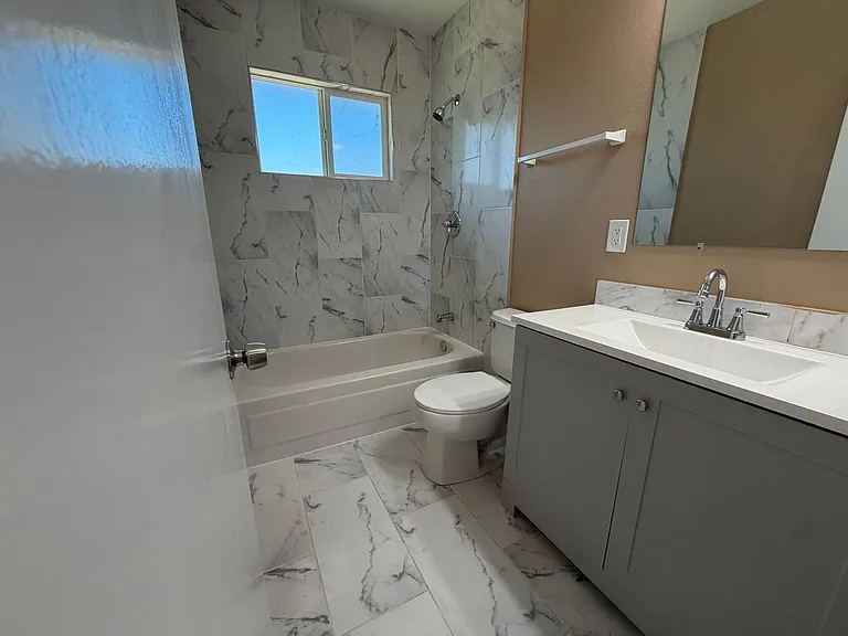 5725 Woodleigh Dr — Photo 31