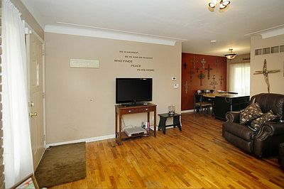 5th image of 9265 E De Ave