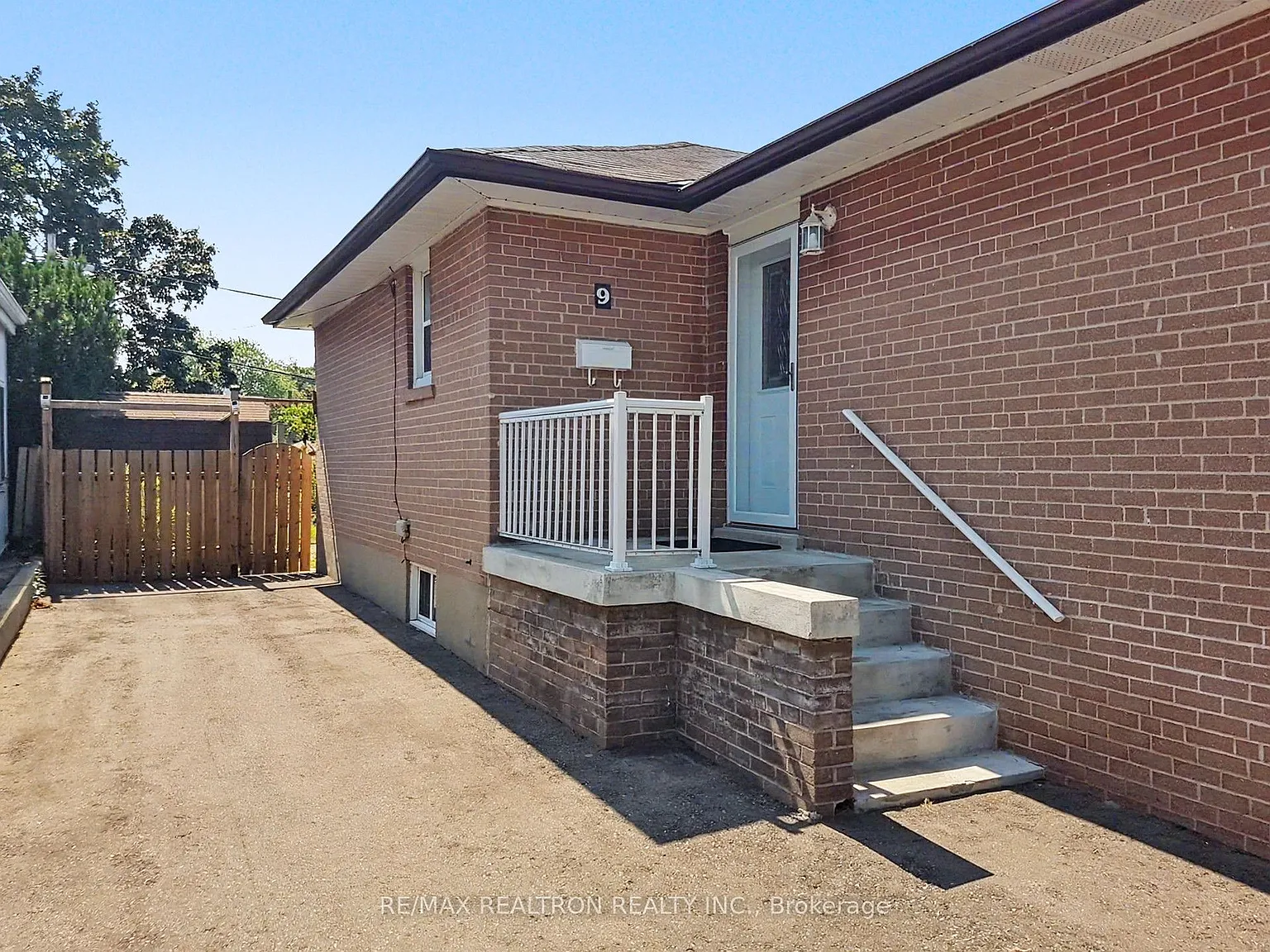 3 bed, $3,600 — Photo 2