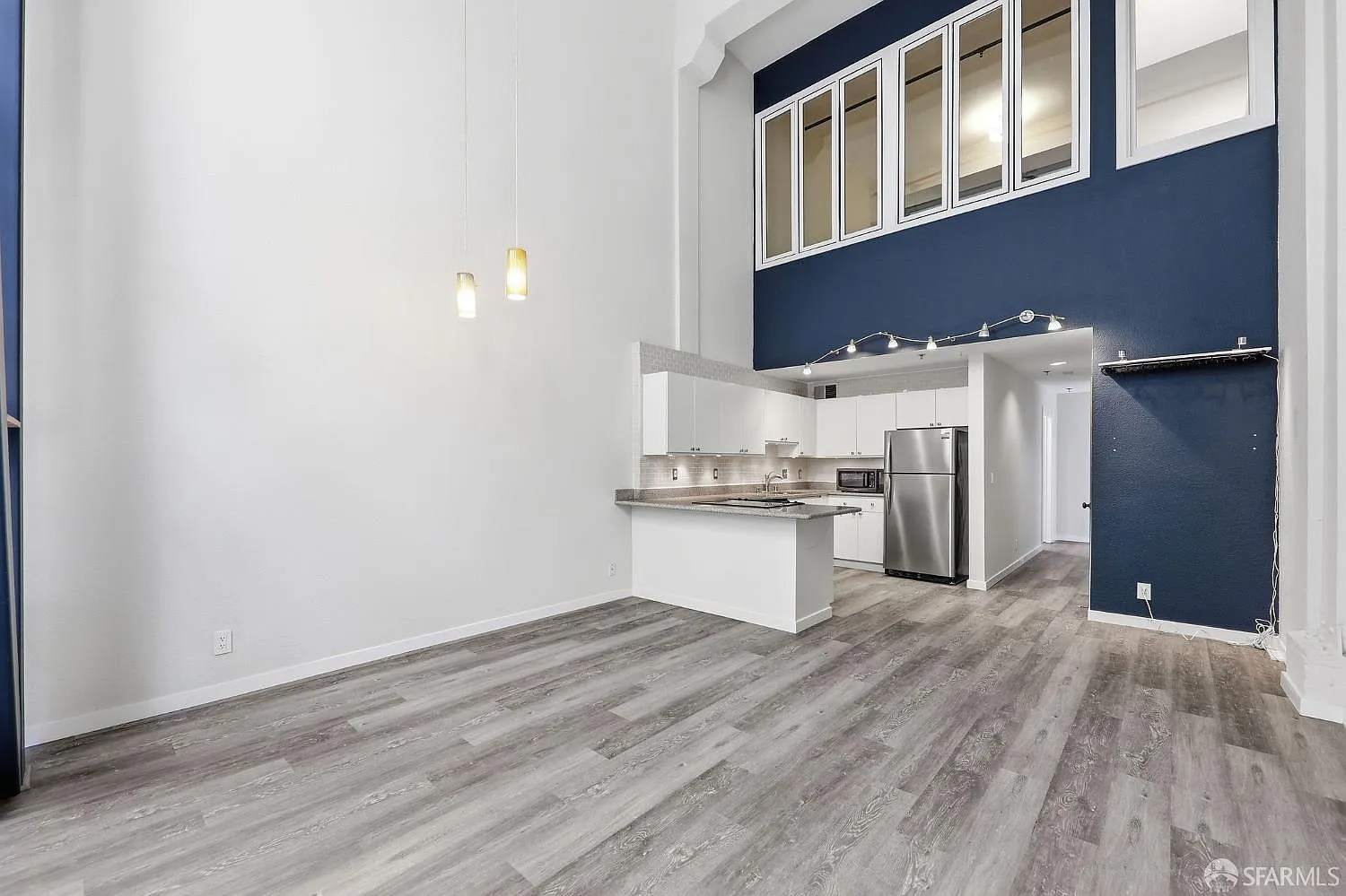 2 bed, 1.0 bath, 1229 sqft, $6,700 — Photo 2