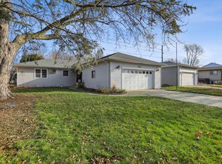 1602 E Fairlawn Dr, Urbana, IL