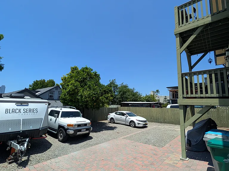 932 22nd St — Photo 30
