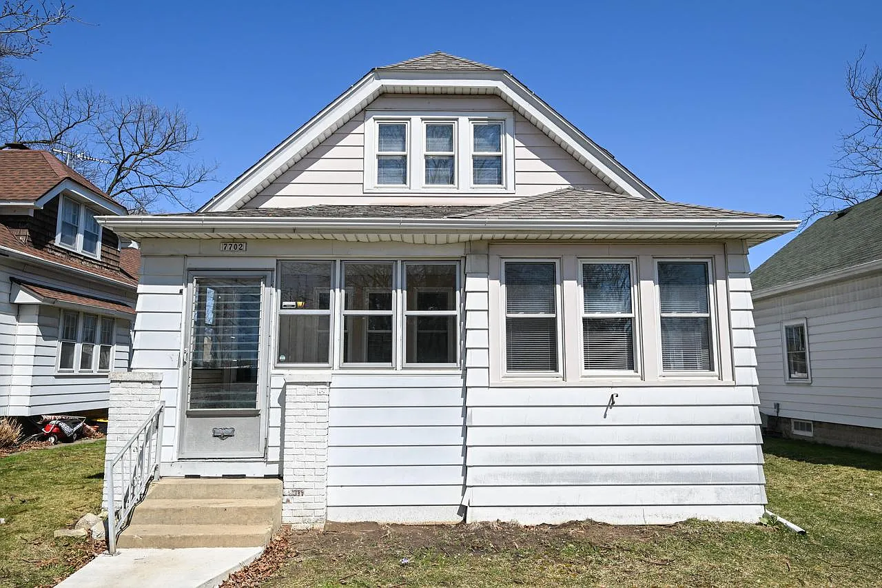 7702 West Lorraine PLACE photo 1