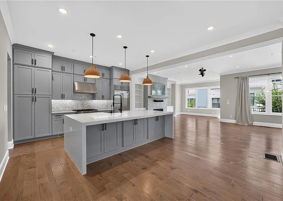 124 W Wieuca Rd NE