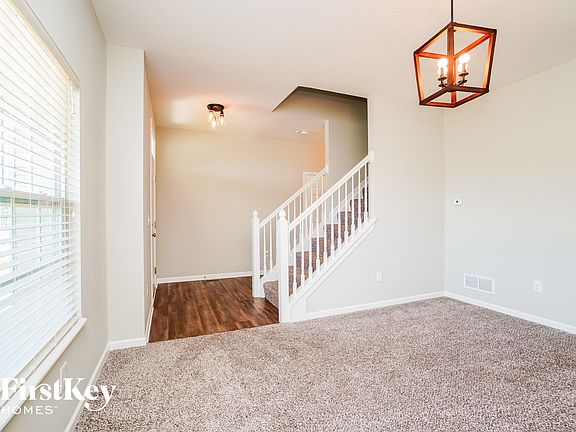 5th image of 250 Salinger Dr
