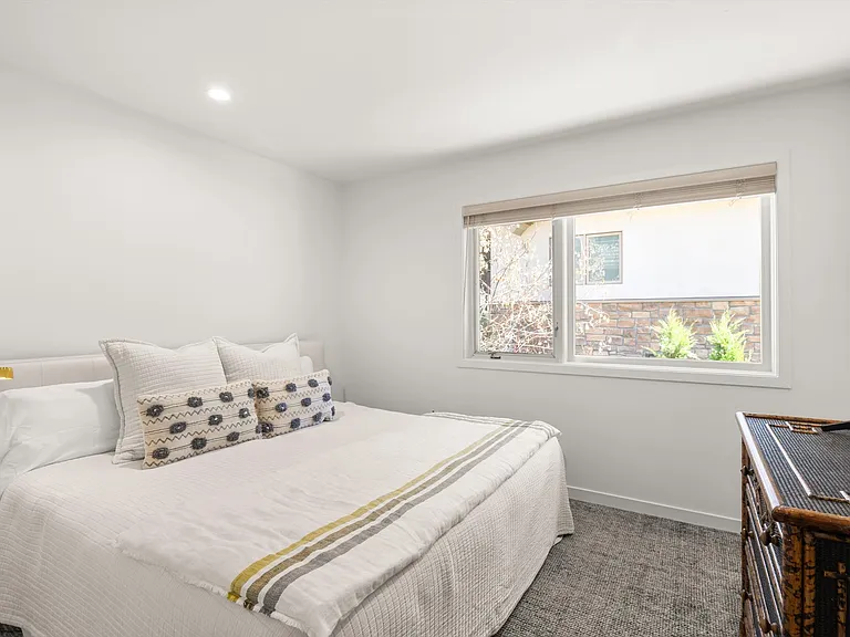 1006 E Hyman Ave #B — Photo 13