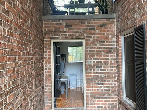3rd image of 1305 Cypress Ave #106