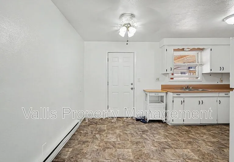 2519 Hyde Ct SE — Photo 9