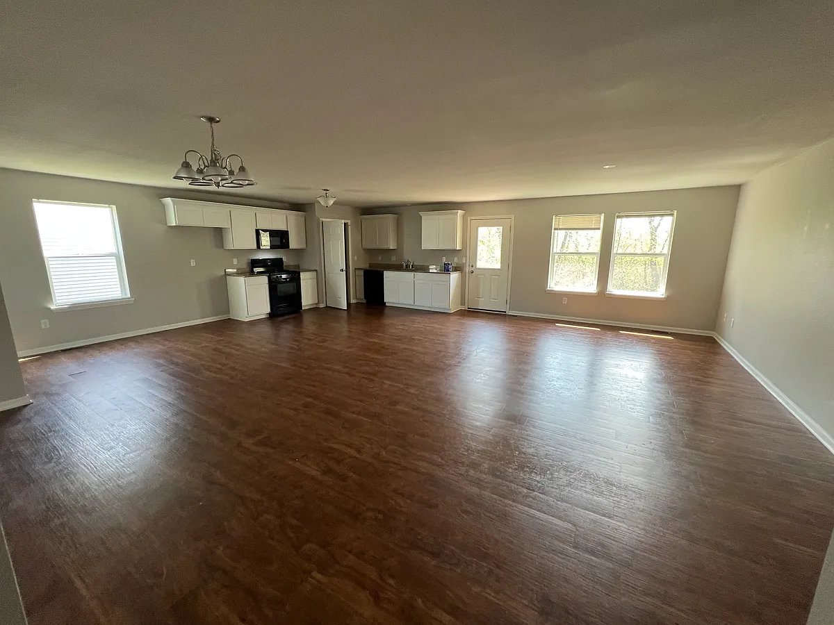 Building Photo - 2053 Meadow Ave