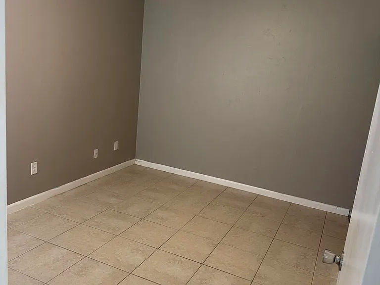 1456 SE Rivergreen Cir — Photo 8