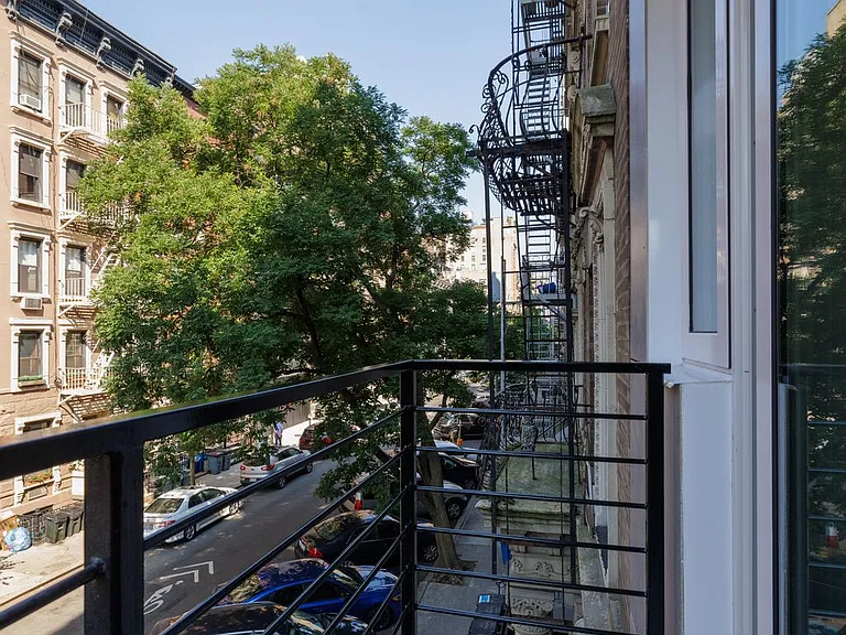 224 W 20th St #3 — Photo 16