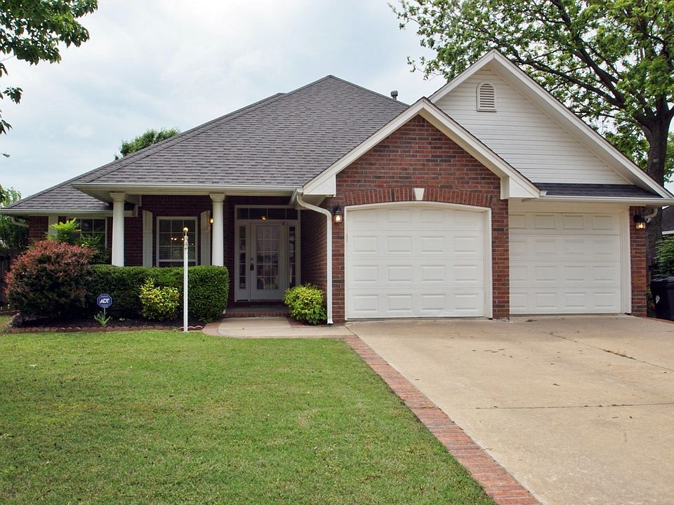 1st image of 3000 Aspen Dr
