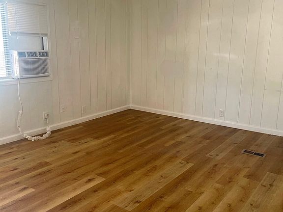 2nd image of 1399 Genoveva Ln