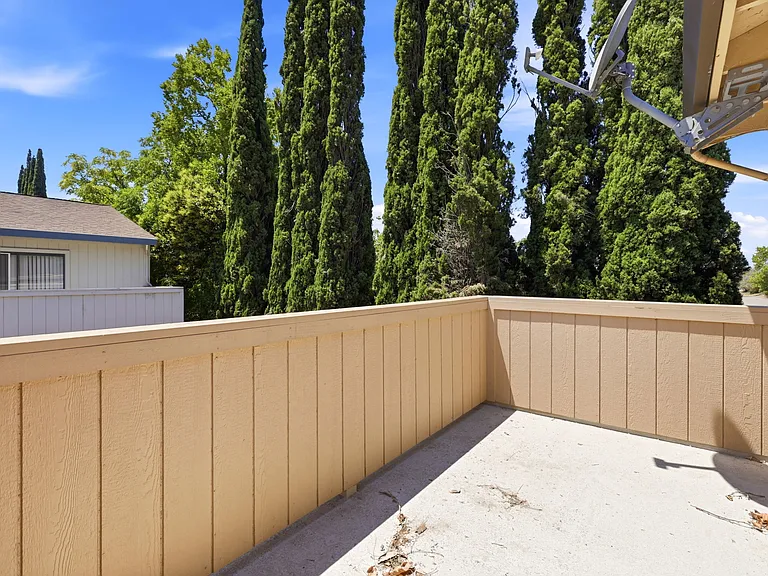 1401 Hood Rd — Photo 35