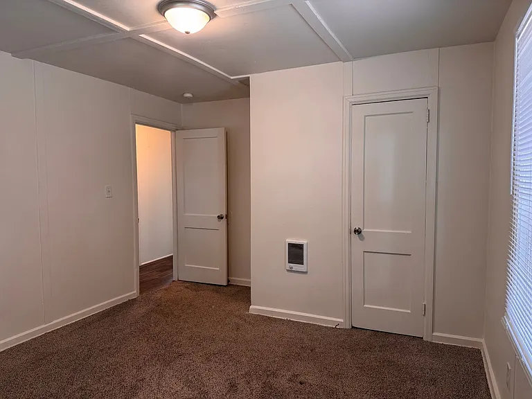 1520 Sloan St — Photo 10