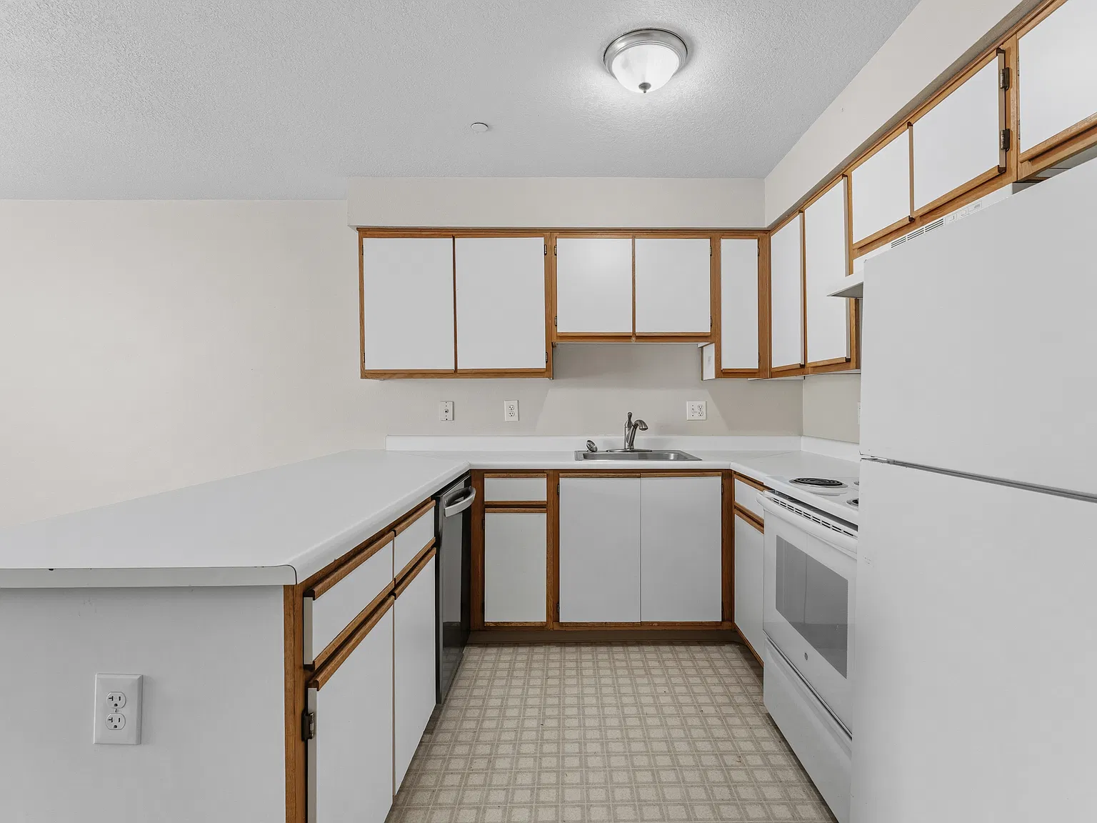 2 bed, 801 sqft, $1,495 — Photo 1