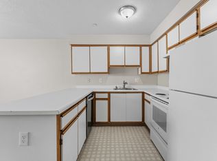 621 NE Kane Dr APT 103, Gresham, OR 97030