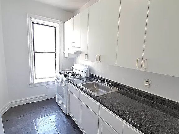 4th image of 902 44th St APT A5