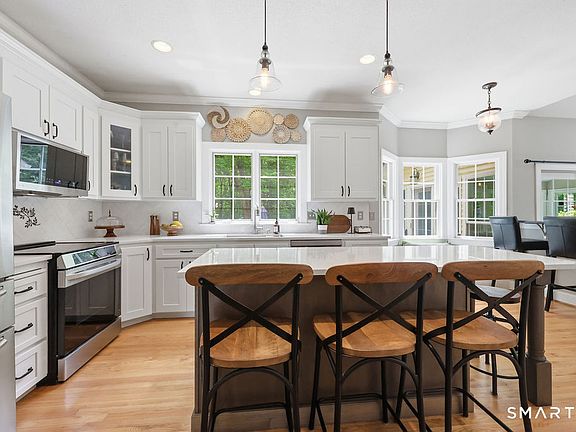 3rd image of 169 Wildwood Road