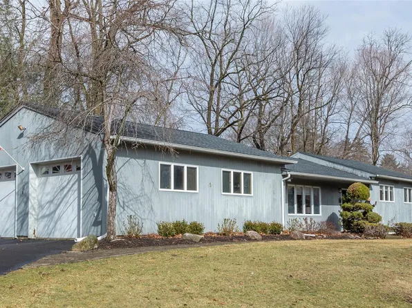 1 Blossom Road, Airmont, NY 10901