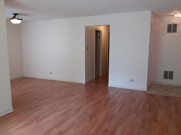 4th image of 1365 E Evergreen Dr Unit 3