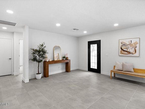 5th image of 3926 E LAUREL Lane